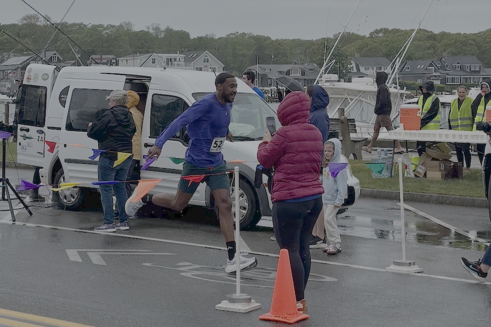 runner at the finish line
