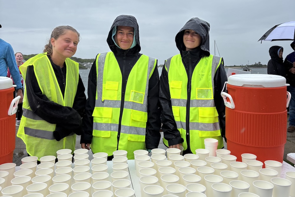 volunteers at the water station